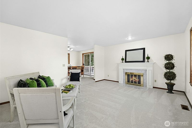 5th image of 209 SW 331st Place