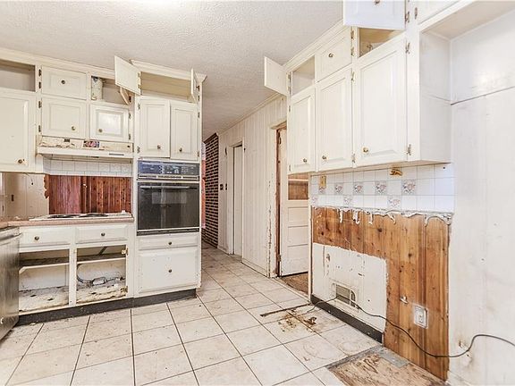 4th image of 2720 New Macland Rd