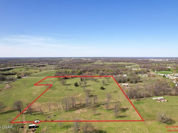 2 Palm Rd, Neosho, MO 64850