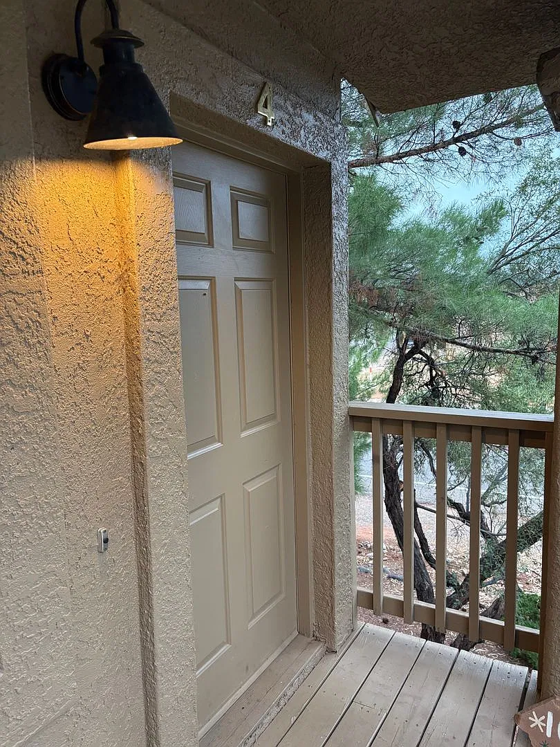 10CCD — Photo 2