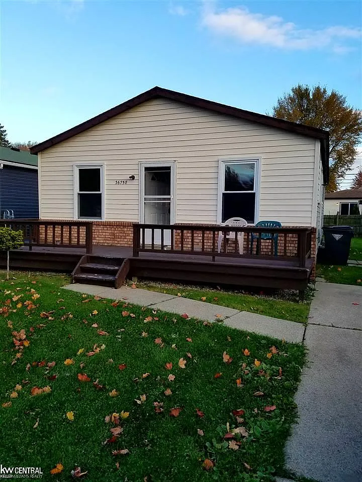 36758 Jefferson Ave photo 1