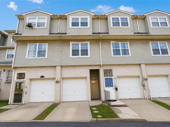 256 Skyline Dr, Staten Island, NY 10304