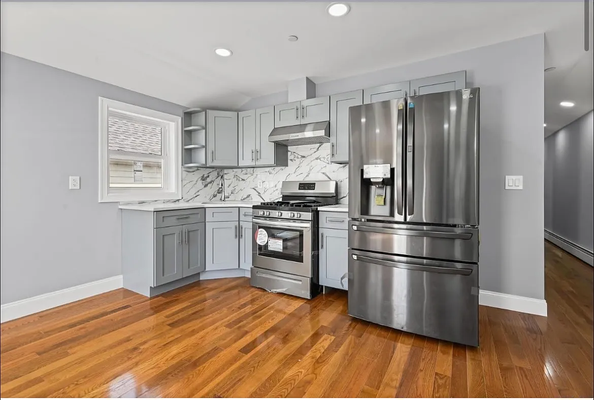 3 bed, $3,500 — Photo 2