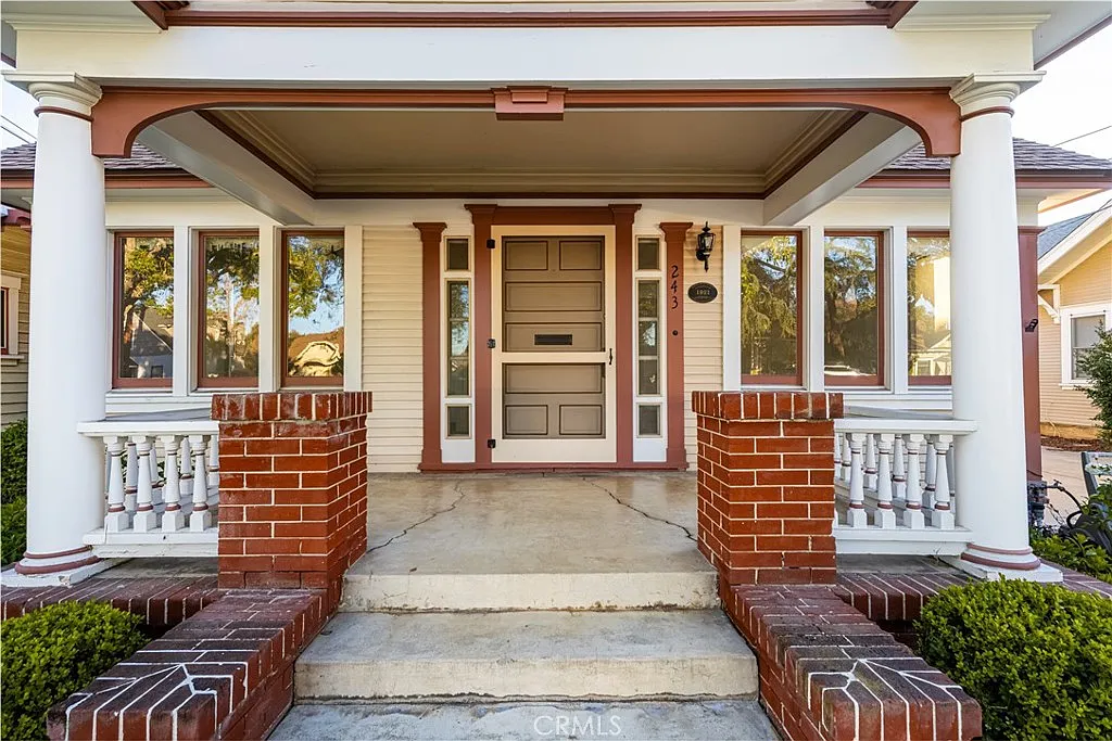 3 bed, 1934 sqft, $4,950 — Photo 3