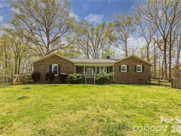 9807 Black Rd, Midland, NC 28107