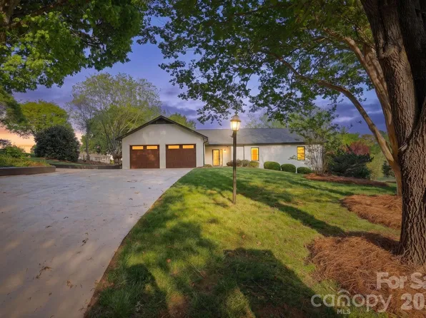 3730 Club House Dr NE, Conover, NC 28613