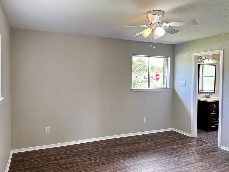 52083 Finley Rd — Photo 11