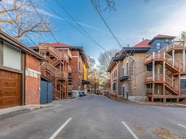 1206 E Armour Blvd — Photo 34