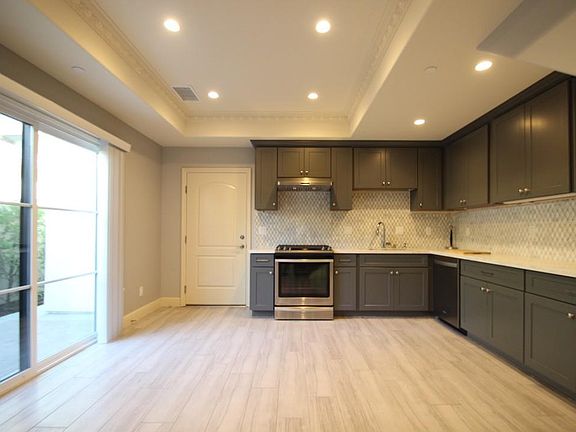 5th image of 216 S 3rd Ave #216A