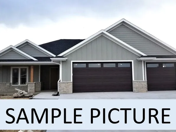 425 Wyatt Dr, Peosta, IA 52068