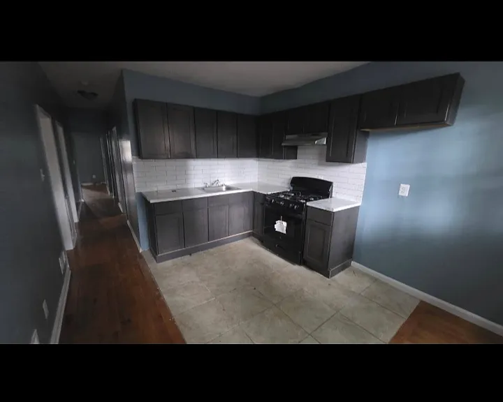 736 S 12th St #2L — Photo 1