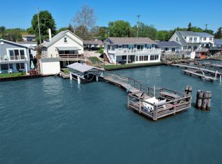 1539 Oakland St, Saint Clair, MI