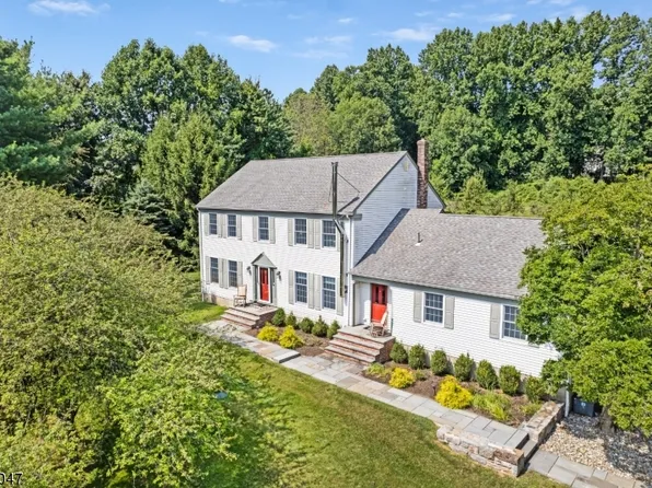 3 Oxford Ln, Washington Twp., NJ 07853