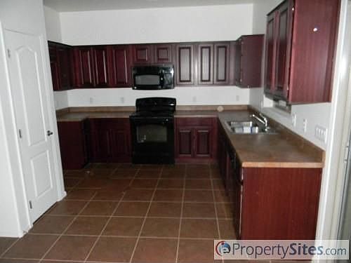 5th image of 1362 W Brangus Way