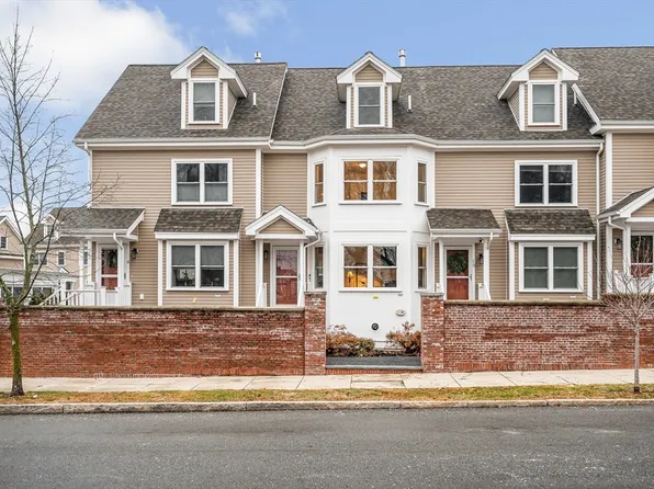 154 Chestnut St #9, Lowell, MA 01852