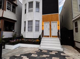605 3rd St APT 1, Albany, NY 12206