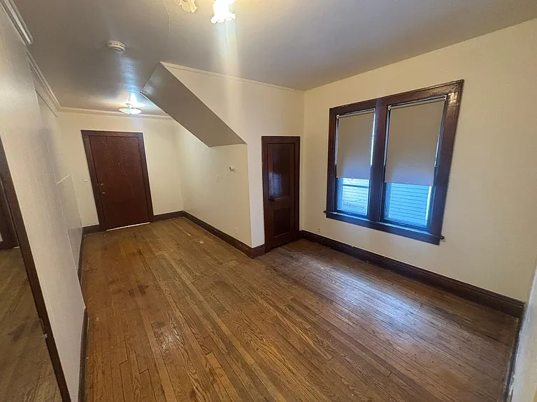 212-214 N Blount St — Photo 15