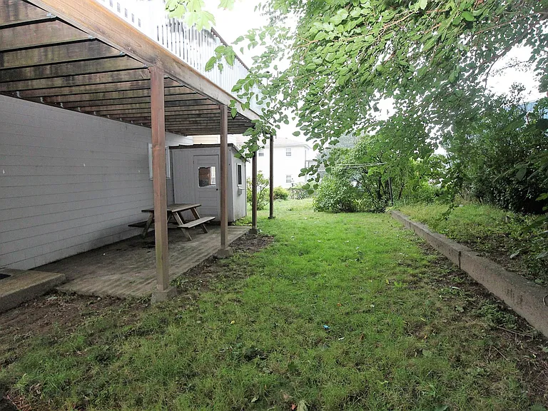52 Westminster Ave #1 — Photo 18
