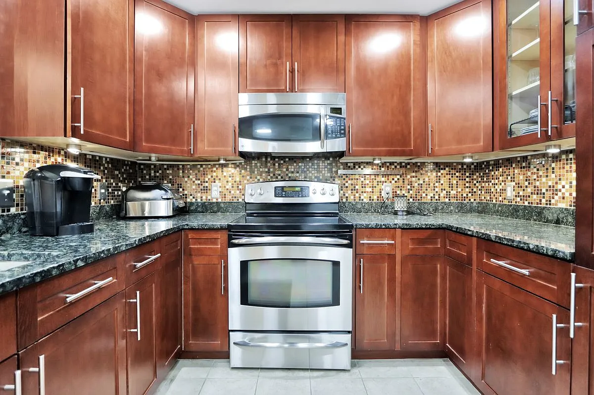 2 bed, 2.0 bath, 1225 sqft, $3,950 — Photo 2