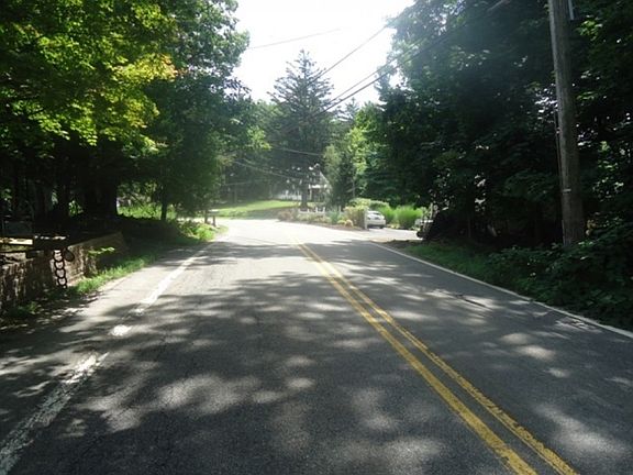 3rd image of 130 Mount Hope Rd