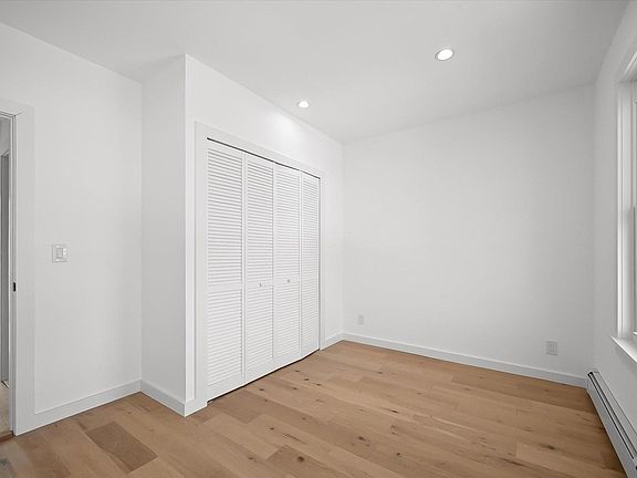 5th image of 15425 13th Ave