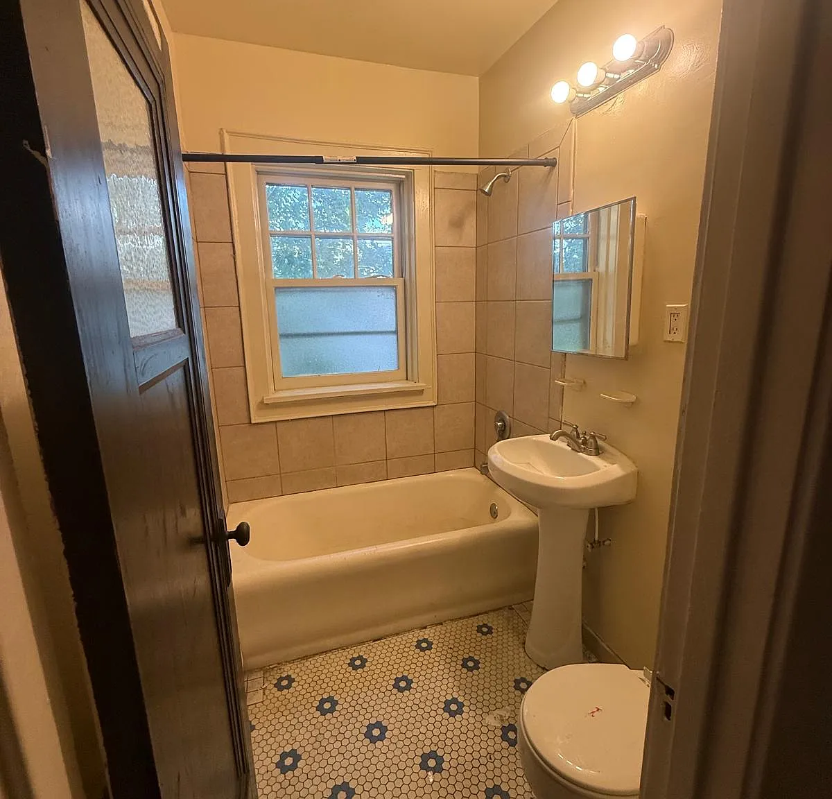 915 North 24th Street - 34 — Photo 3