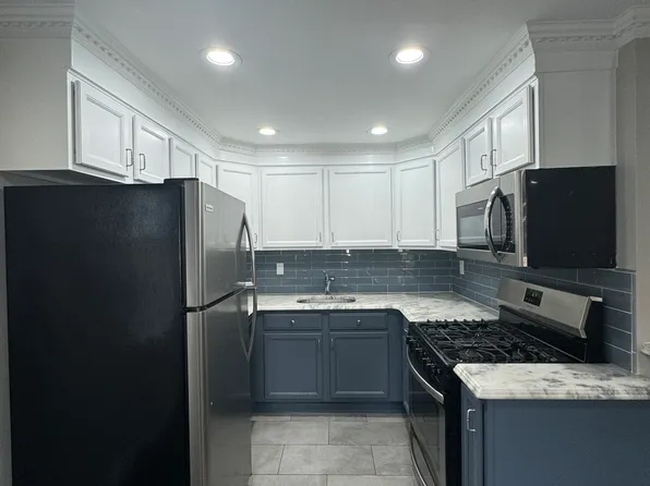 118 3rd Ave #B, Broomall, PA 19008