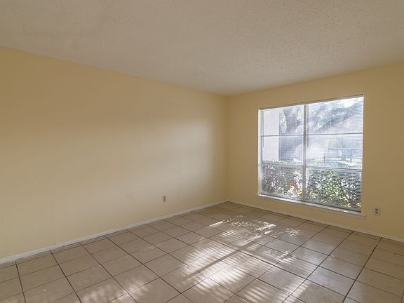 3rd image of 439 Valley Park Dr