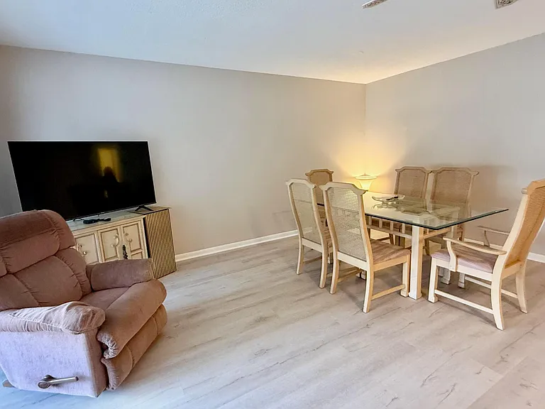 705 Lori Dr #209 — Photo 2