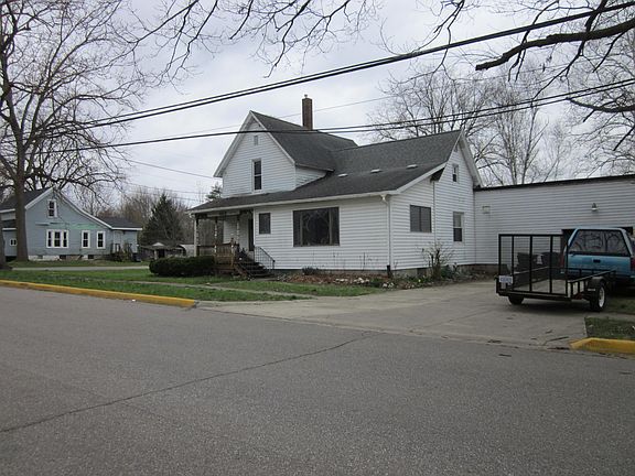 3rd image of 402 Alexander St