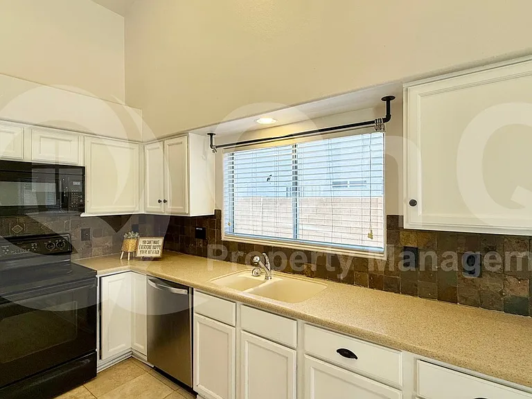 682 N Butte Ave — Photo 21