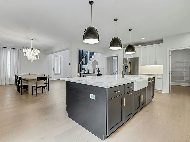 63 Samuel Way — Photo 38