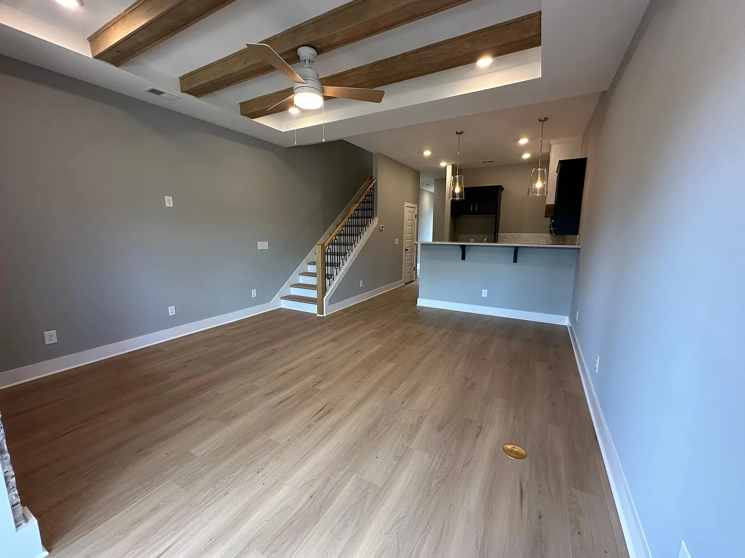 3 bed, 1435 sqft, $2,395 — Photo 3