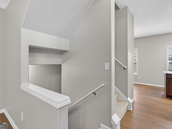 5th image of 1186 Lake Point Way