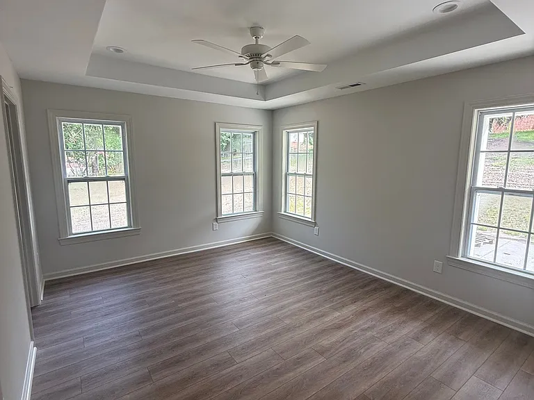 6735 Hill St — Photo 10
