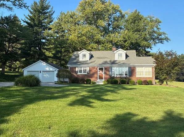3210 Mesker Park Dr, Evansville, IN 47720