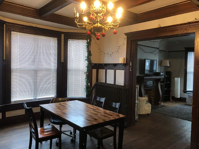 2863 N Downer Ave — Photo 2