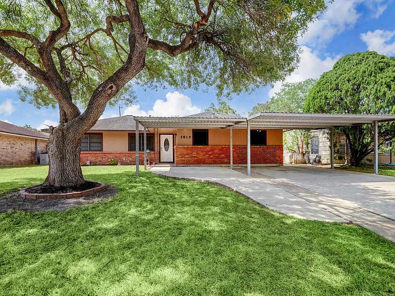 5819 Anaqua Dr — Photo 1