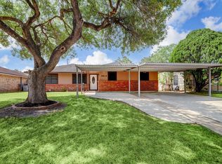 5819 Anaqua Dr, Houston, TX 77092