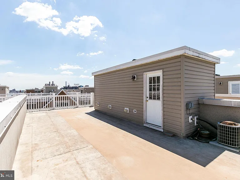 1236 Harbor Island Walk — Photo 42