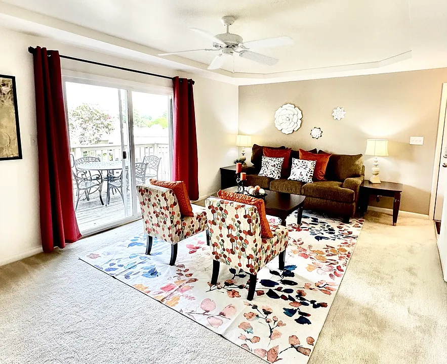Windsor Lake Apartments