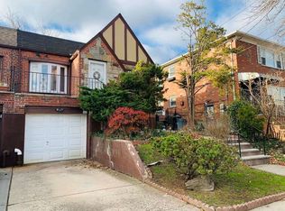 4366 165th St, Flushing, NY 11358