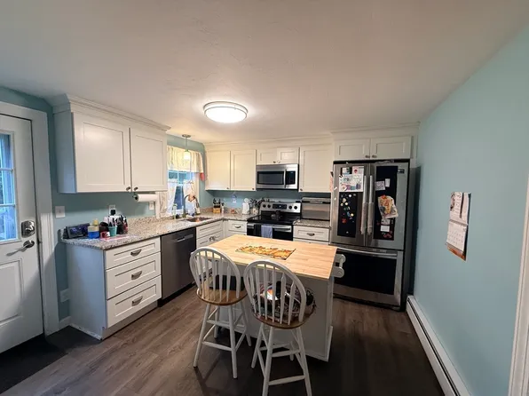 11 Mason Rd, Dudley, MA 01571