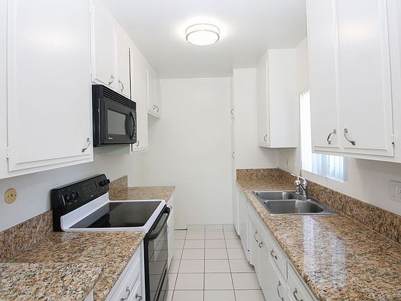 5th image of 12231 Moorpark St APT 5