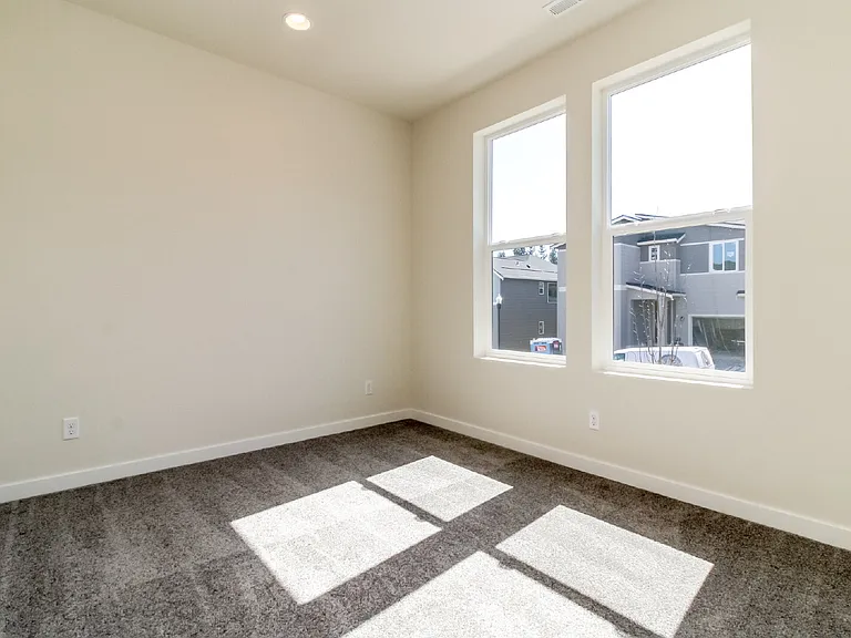 5632 S 302nd St — Photo 7