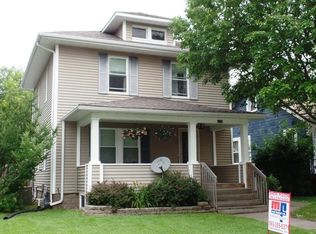 2758 E Pleasant St, Davenport, IA 52803