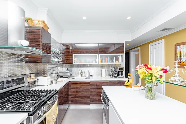 Rented by MySpaceNYC | media 6