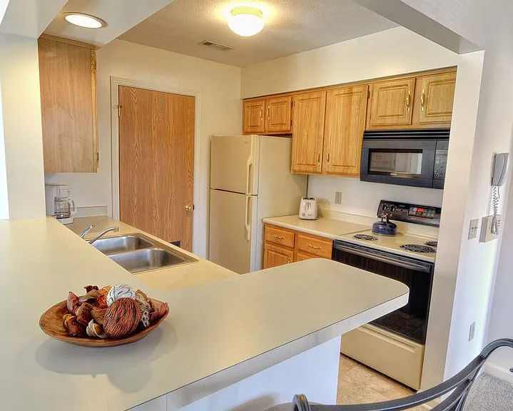 Stillwaters, Hickory Grove Apartments — Photo 14
