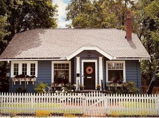 3364 E Monmouth Rd, Cleveland Heights, OH 44118
