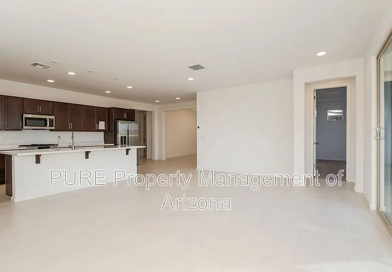10254 W Crittenden Ln — Photo 5